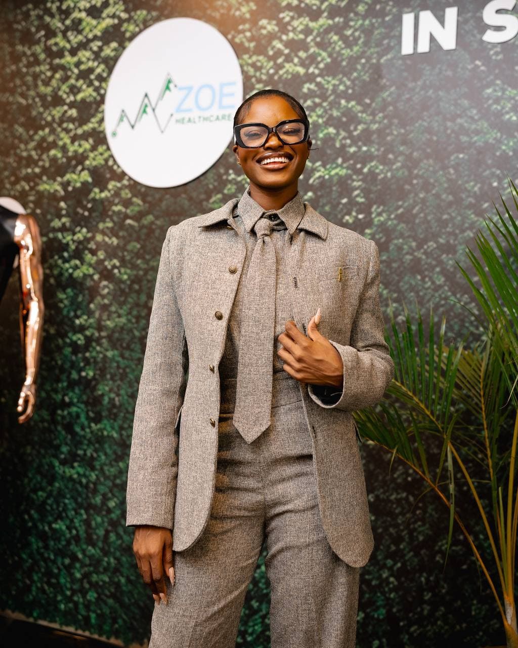 Guest in a tailored smart-chic suit